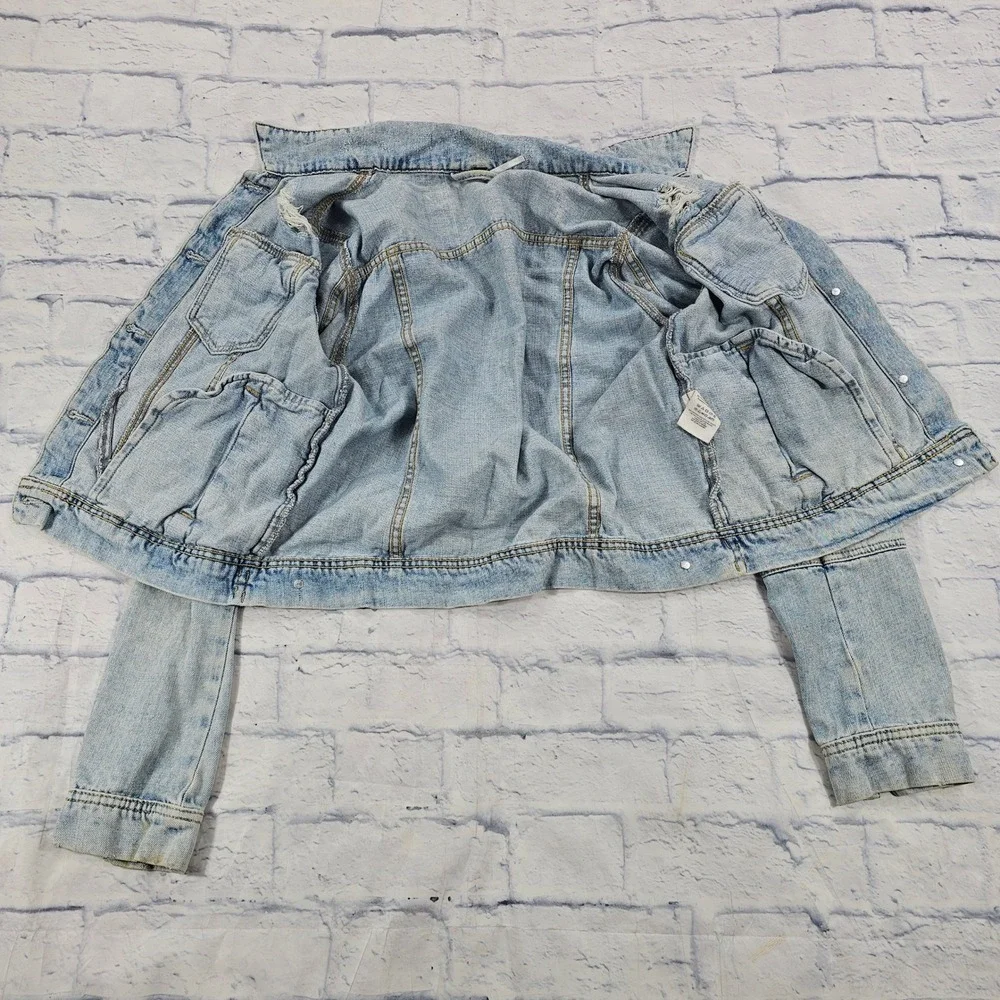 Free People Rumors Denim Jacket WOMENS M Light Wash Distressed Cotton Trucker - Picture 4 of 14